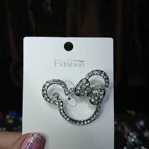 Silver Tone Rhinestone Rhinestone Brooch